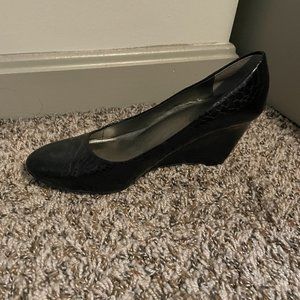 Bandolino Black Wedges